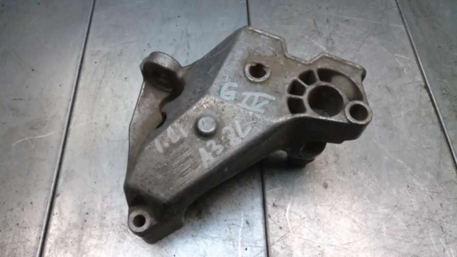 038199207H Кронштейн двигателя Volkswagen Golf 4 поколение 1998г. | Фото № 1 038199207H Кронштейн двигателя Volkswagen Golf 4 поколение 1998г. - Фото 1