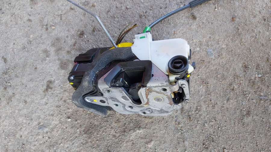 13503807 Замок двери задней левой  Opel Insignia (A) седан 2012г. | Фото № 3  13503807 Замок двери задней левой  Opel Insignia (A) седан 2012г. - Фото 3