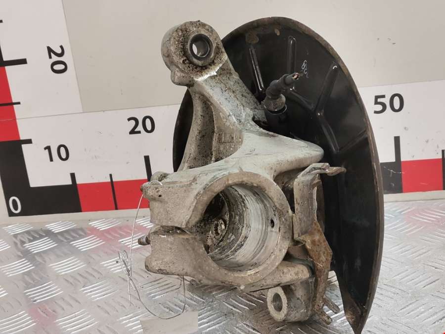 Кулак поворотный левый Volkswagen Passat 6 (2005-2010) Седан 2007г. | Фото № 3 Кулак поворотный левый Volkswagen Passat 6 (2005-2010) Седан 2007г. - Фото 3