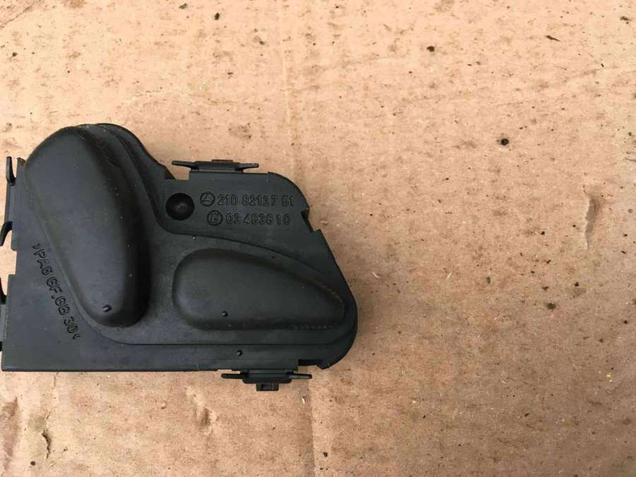 2108213751A2108213751 ЭБУ сиденья Mercedes-Benz C W203/S203/CL203 2005г. | Фото № 1 2108213751A2108213751 ЭБУ сиденья Mercedes-Benz C W203/S203/CL203 2005г. - Фото 1