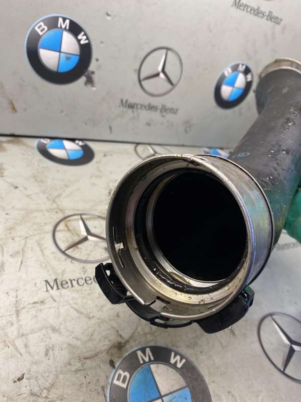 7597591 Патрубок интеркулера  BMW 3 F30/F31/GT F34 2014г. | Фото № 6  7597591 Патрубок интеркулера  BMW 3 F30/F31/GT F34 2014г. - Фото 6