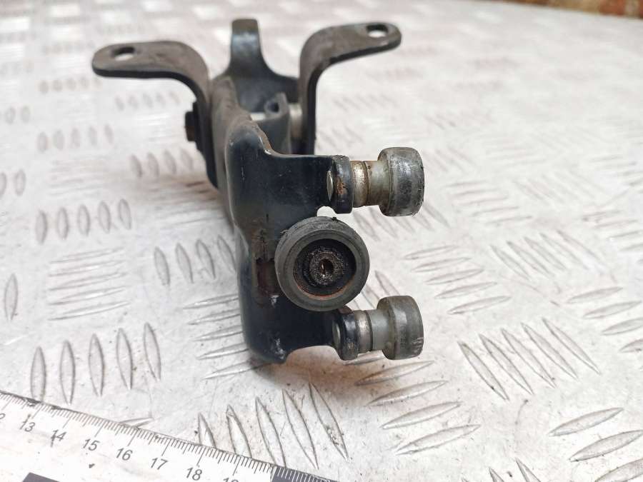 A6397601147 Ролик двери сдвижной  Mercedes-Benz Viano W639 2013г. | Фото № 4  A6397601147 Ролик двери сдвижной  Mercedes-Benz Viano W639 2013г. - Фото 4