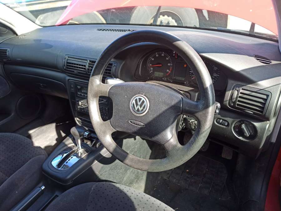 1J0959855 Кнопка стеклоподъемника Volkswagen Passat 5 (1996-2000) Седан 1998г. | Фото № 10 1J0959855 Кнопка стеклоподъемника Volkswagen Passat 5 (1996-2000) Седан 1998г. - Фото 10
