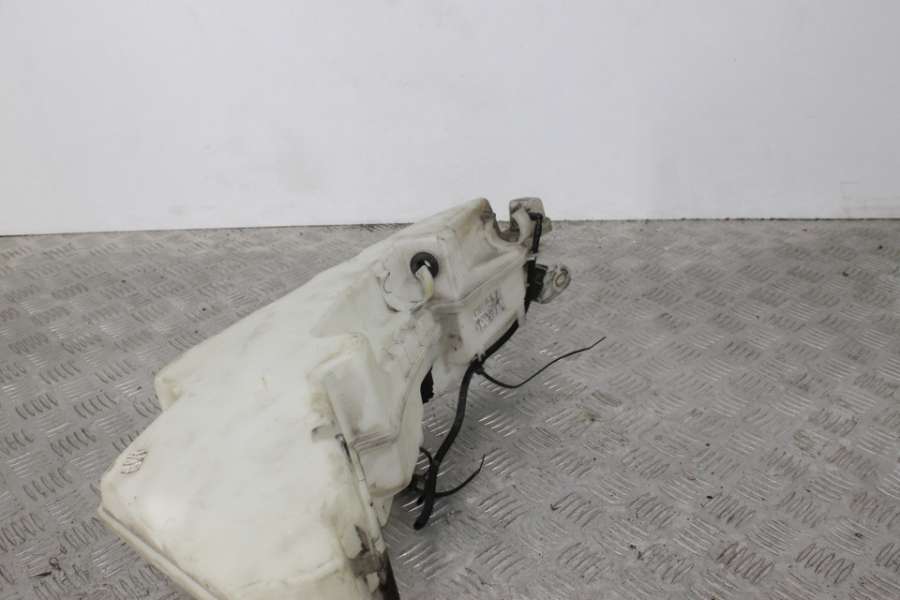 4F0955453 Бачок омывателя  Audi A6 седан 2007г. | Фото № 3  4F0955453 Бачок омывателя  Audi A6 седан 2007г. - Фото 3