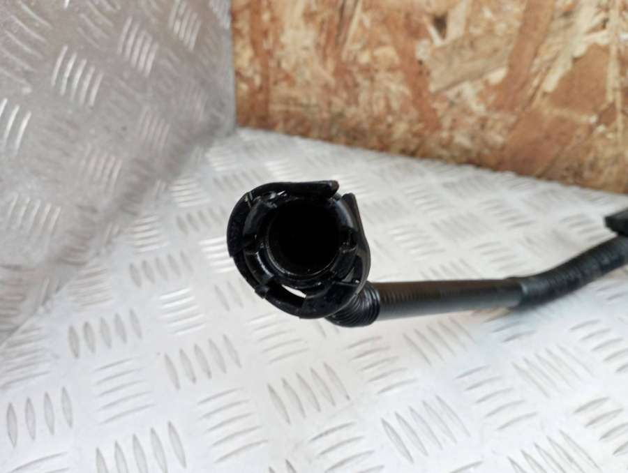 96711249809684589080 Фланец (тройник) системы охлаждения  Citroen Berlingo 2  (B9) 2014г. | Фото № 4  96711249809684589080 Фланец (тройник) системы охлаждения  Citroen Berlingo 2  (B9) 2014г. - Фото 4