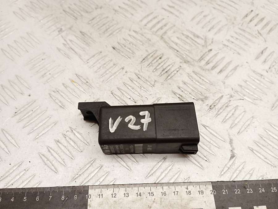 038907281D Реле накала свечей SEAT Leon 2002г. | Фото № 2 038907281D Реле накала свечей SEAT Leon 2002г. - Фото 2