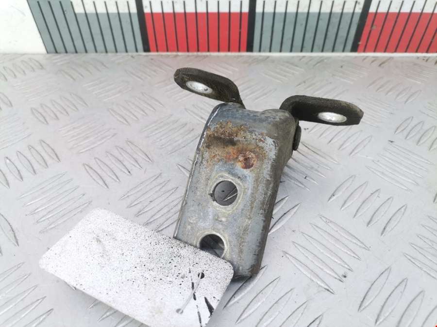 Петля двери передней правой Toyota Carina (T210) (1996-2001) 2000г. | Фото № 1 Петля двери передней правой Toyota Carina (T210) (1996-2001) 2000г. - Фото 1