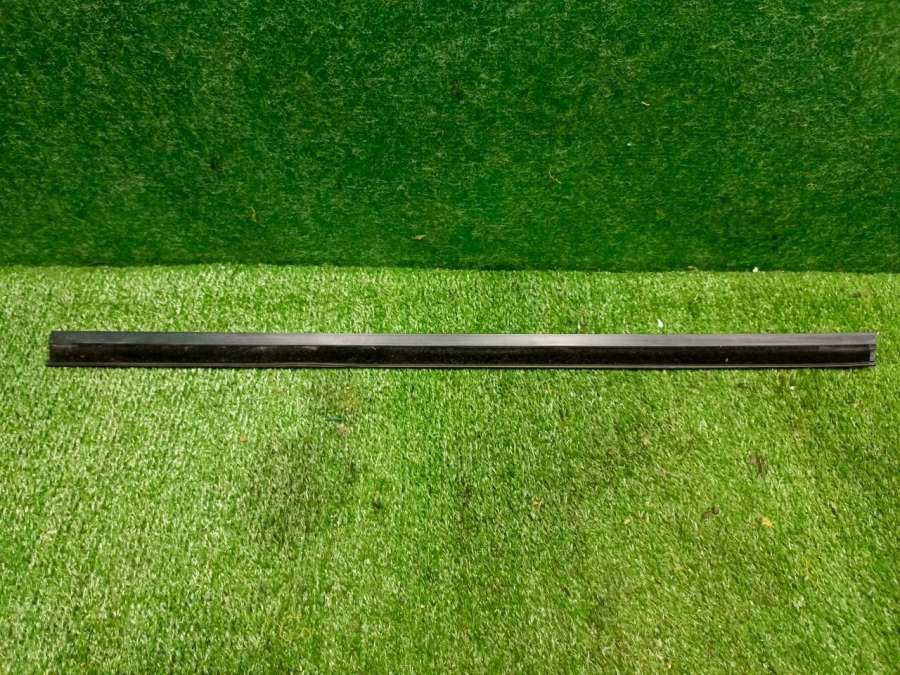 1U4837471A Молдинг стекла двери передней правой внутренний Skoda Octavia A4 2001г. | Фото № 1 1U4837471A Молдинг стекла двери передней правой внутренний Skoda Octavia A4 2001г. - Фото 1