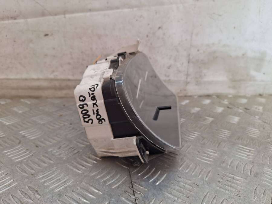 25733081318301097491 Панель приборов (щиток)  Daihatsu Sirion  2004г. | Фото № 3  25733081318301097491 Панель приборов (щиток)  Daihatsu Sirion  2004г. - Фото 3