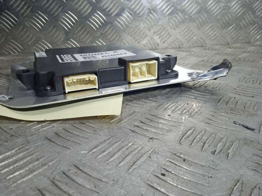 1050183 Блок управления двери передней правой Tesla Model X 2019г. | Фото № 3 1050183 Блок управления двери передней правой Tesla Model X 2019г. - Фото 3