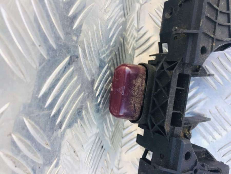 Переключатель подрулевой (стрекоза) Volkswagen Sharan 1 1998г. | Фото № 6 Переключатель подрулевой (стрекоза) Volkswagen Sharan 1 1998г. - Фото 6