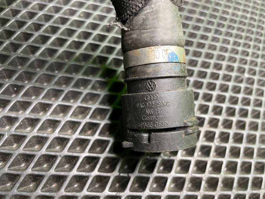 4H0121447M4H0122293C Патрубок (трубопровод, шланг) Audi A8 D4/4H 2014г. | Фото № 5 4H0121447M4H0122293C Патрубок (трубопровод, шланг) Audi A8 D4/4H 2014г. - Фото 5