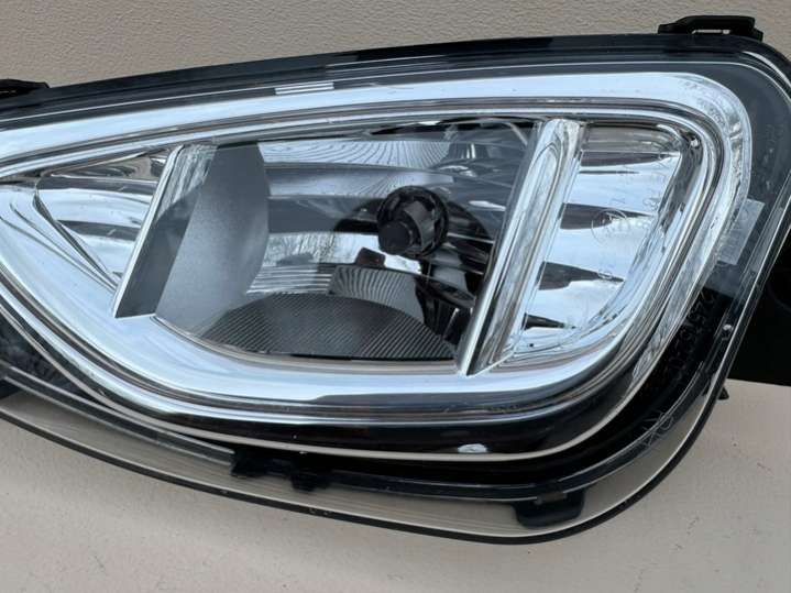 LJ6B-15A254-AC Фара противотуманная правая  Ford Kuga 3 поколение (2019-2024) 2019г. | Фото № 4  LJ6B-15A254-AC Фара противотуманная правая  Ford Kuga 3 поколение (2019-2024) 2019г. - Фото 4
