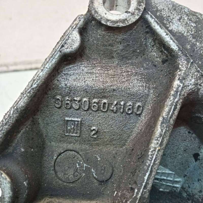 9630604180 Кронштейн полуоси Peugeot 407 2006г. | Фото № 5 9630604180 Кронштейн полуоси Peugeot 407 2006г. - Фото 5