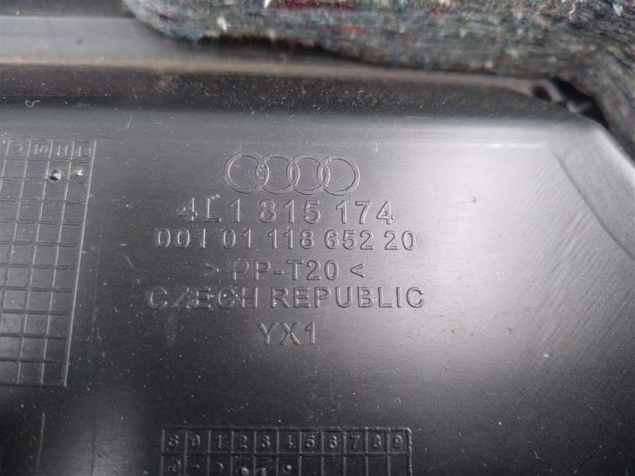 Накладка декоративная  Audi Q7 4LB 2006г. | Фото № 3   Накладка декоративная  Audi Q7 4LB 2006г. - Фото 3