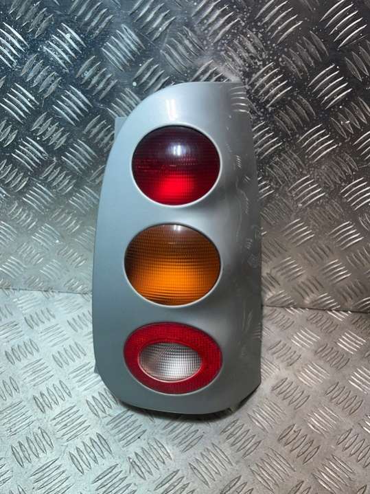 253042R Фонарь задний правый Smart Fortwo 1 поколение (1998-2002) 1998г. | Фото № 1 253042R Фонарь задний правый Smart Fortwo 1 поколение (1998-2002) 1998г. - Фото 1