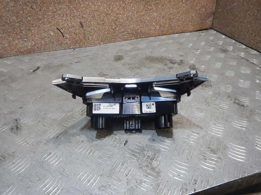 95164455 Блок управления климатической установкой  Chevrolet Aveo 0000г. | Фото № 2  95164455 Блок управления климатической установкой  Chevrolet Aveo 0000г. - Фото 2