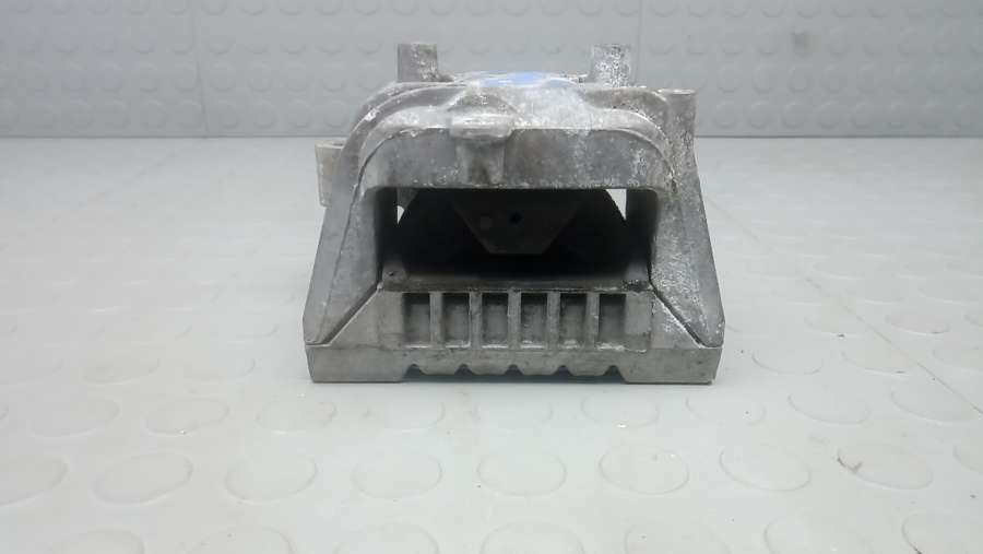 Подушка КПП VOLKSWAGEN PASSAT B7 2010г. | Фото № 6 Подушка КПП VOLKSWAGEN PASSAT B7 2010г. - Фото 6