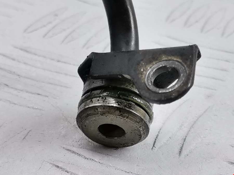 Трубка турбины Volkswagen Passat 5 (1996-2000) Универсал 1999г. | Фото № 4 Трубка турбины Volkswagen Passat 5 (1996-2000) Универсал 1999г. - Фото 4