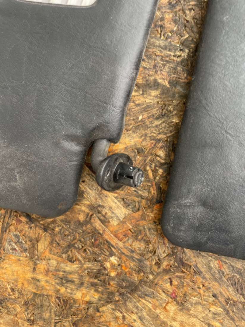 Козырек солнцезащитный Mercedes E W124 1991г. | Фото № 2 Козырек солнцезащитный Mercedes E W124 1991г. - Фото 2