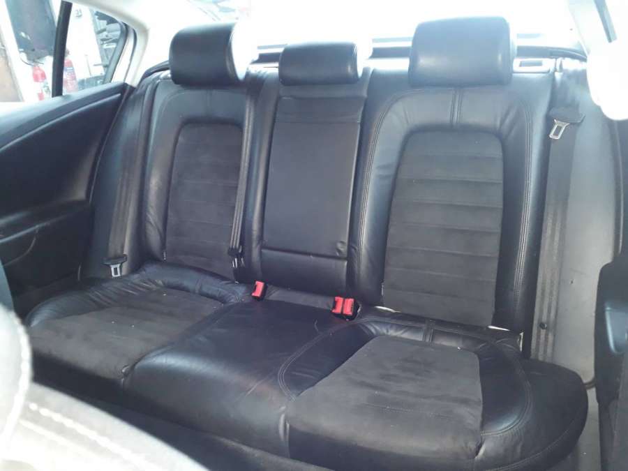 Теплообменник Volkswagen Passat 6 (2005-2010) Седан 2007г. | Фото № 7 Теплообменник Volkswagen Passat 6 (2005-2010) Седан 2007г. - Фото 7