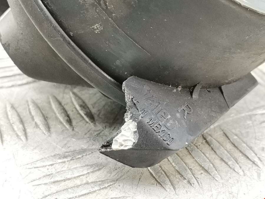 Фара противотуманная правая Renault Scenic 2 (2003-2009) Минивэн 2005г. | Фото № 4 Фара противотуманная правая Renault Scenic 2 (2003-2009) Минивэн 2005г. - Фото 4