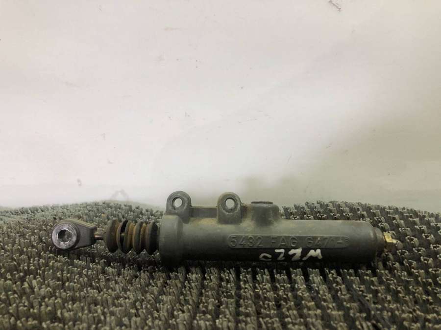 2022900112 Цилиндр сцепления главный Mercedes C W202 седан 1995г. | Фото № 1 2022900112 Цилиндр сцепления главный Mercedes C W202 седан 1995г. - Фото 1