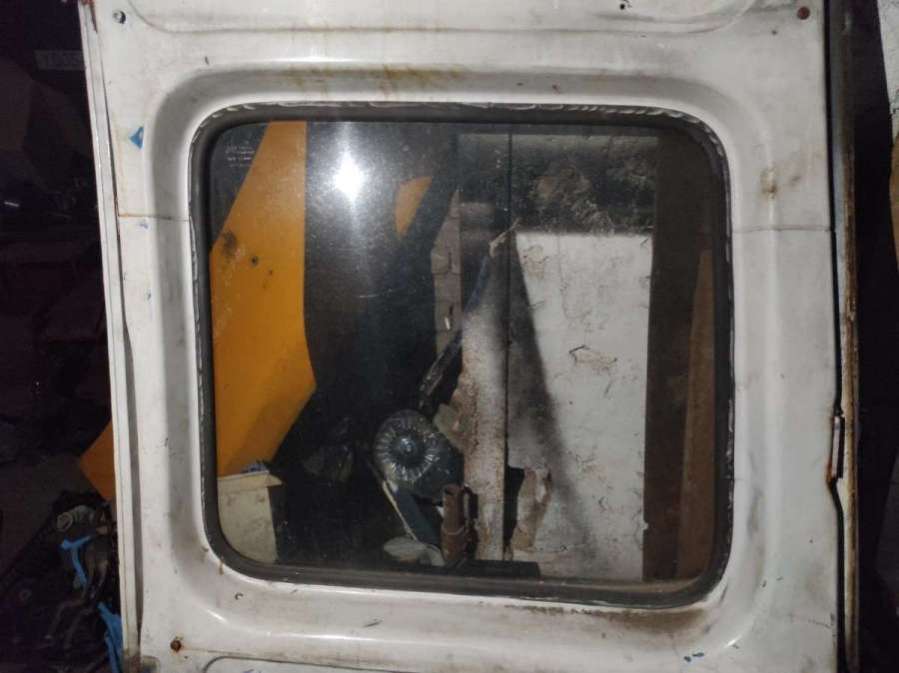 Дверь задняя левая Ford Transit 2 restailing 1996г. | Фото № 8 Дверь задняя левая Ford Transit 2 restailing 1996г. - Фото 8