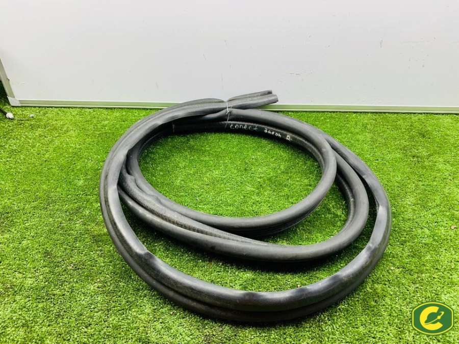 Уплотнитель двери передней правой  Ford Transit connect 1 2005г. | Фото № 3   Уплотнитель двери передней правой  Ford Transit connect 1 2005г. - Фото 3