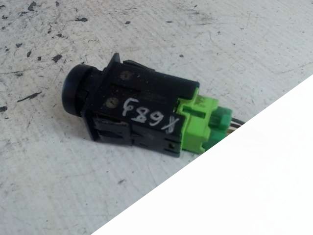 Кнопка обогрева стекла Suzuki Liana (2001-2007) Универсал 2003г. | Фото № 2 Кнопка обогрева стекла Suzuki Liana (2001-2007) Универсал 2003г. - Фото 2