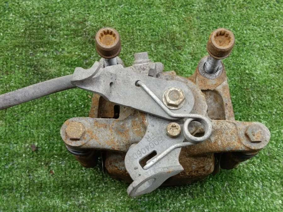 5Q0406DFR Суппорт тормозной задний правый Volkswagen Touran 1 2006г. | Фото № 3 5Q0406DFR Суппорт тормозной задний правый Volkswagen Touran 1 2006г. - Фото 3