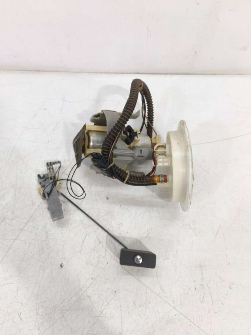 Насос топливный BMW 7 E65/E66 2006г. | Фото № 1 Насос топливный BMW 7 E65/E66 2006г. - Фото 1