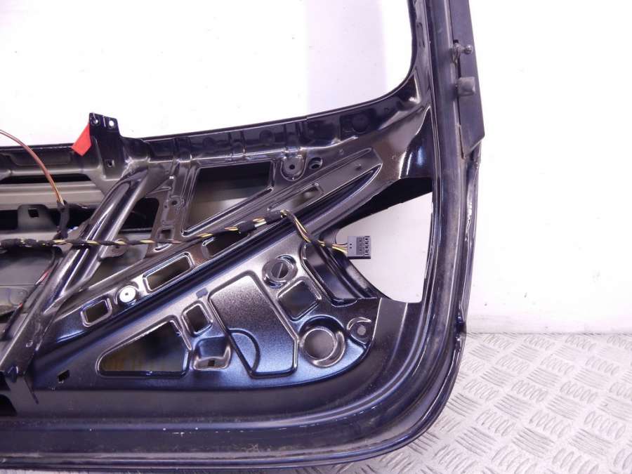 Крышка багажника (дверь 3-5) BMW 3-series (E90/91/92) 2006г. | Фото № 11 Крышка багажника (дверь 3-5) BMW 3-series (E90/91/92) 2006г. - Фото 11