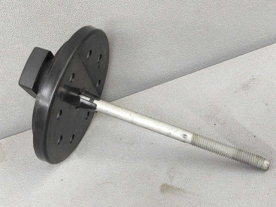 Крепление запаски GMC Terrain 2020г. | Фото № 2 Крепление запаски GMC Terrain 2020г. - Фото 2