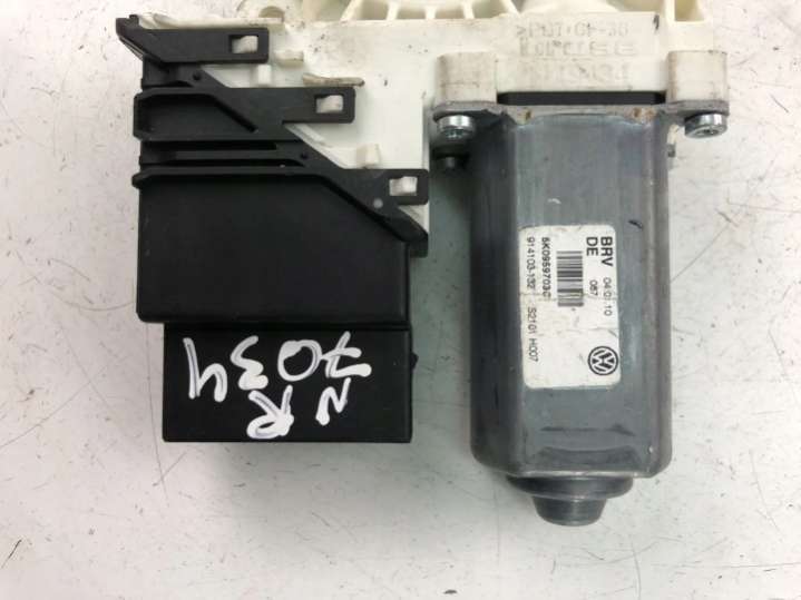 5K0959703C Моторчик стеклоподъемника Volkswagen Golf 8 поколение (2019-2024) 2019г. | Фото № 2 5K0959703C Моторчик стеклоподъемника Volkswagen Golf 8 поколение (2019-2024) 2019г. - Фото 2