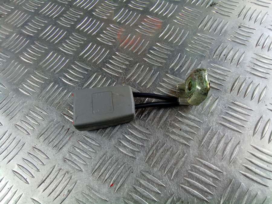 3B0857740D Ответная часть ремня безопасности Volkswagen Passat B5 2003г. | Фото № 5 3B0857740D Ответная часть ремня безопасности Volkswagen Passat B5 2003г. - Фото 5