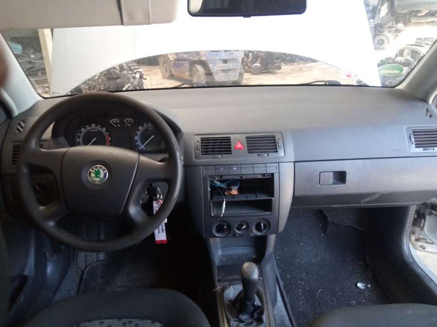 6Q1721059AJ Педаль сцепления Skoda Fabia 1 (1999-2007) Универсал 2007г. | Фото № 7 6Q1721059AJ Педаль сцепления Skoda Fabia 1 (1999-2007) Универсал 2007г. - Фото 7