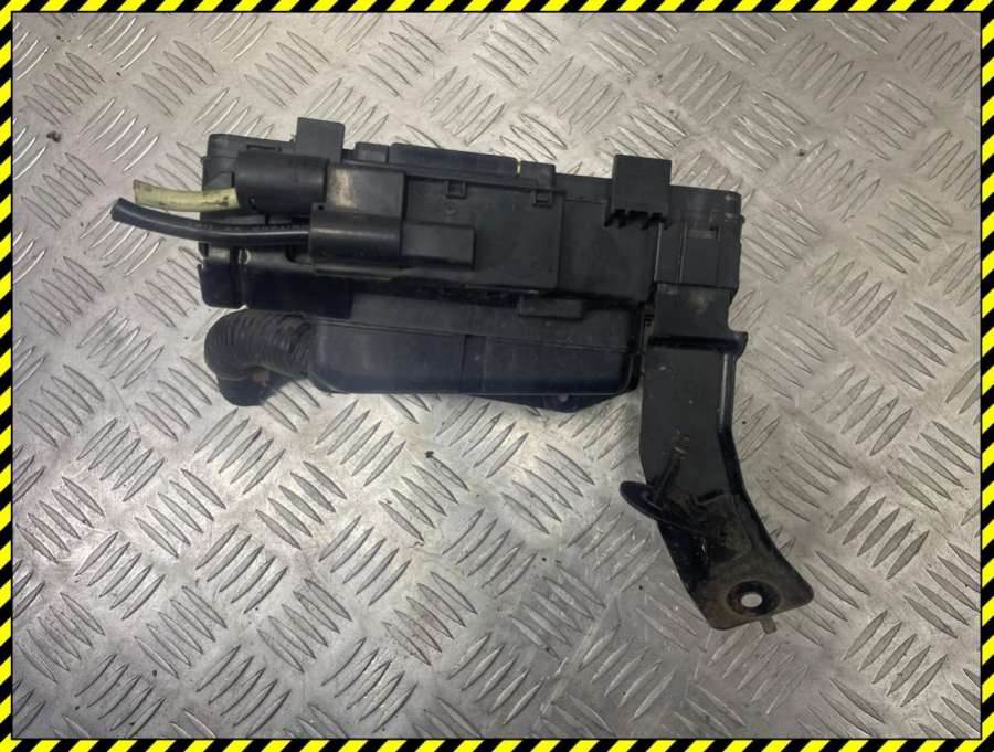 Блок предохранителей Honda Civic 6 1999г. | Фото № 4 Блок предохранителей Honda Civic 6 1999г. - Фото 4