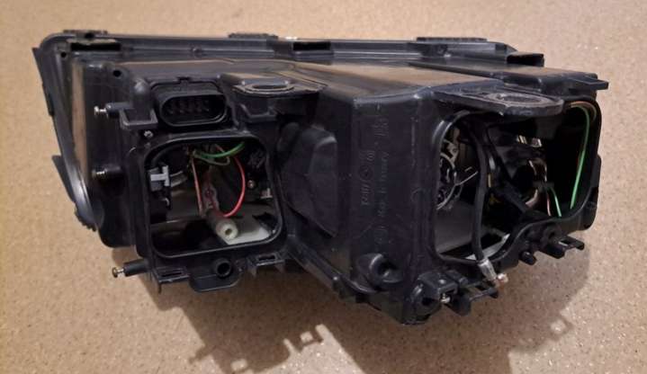 2002-2005R Фара левая Audi A8 D3/4E (2002-2005) 2002г. | Фото № 7 2002-2005R Фара левая Audi A8 D3/4E (2002-2005) 2002г. - Фото 7