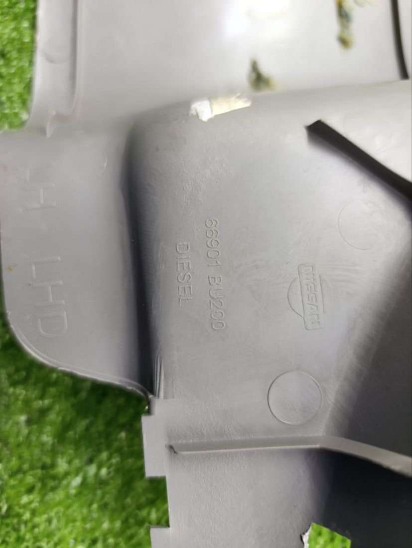 66901BU210 Накладка на порог  Nissan Almera Tino 2000г. | Фото № 6  66901BU210 Накладка на порог  Nissan Almera Tino 2000г. - Фото 6