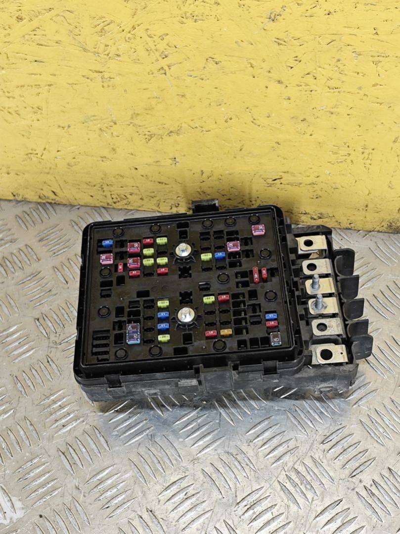 68347002AE Блок предохранителей  Jeep Grand Cherokee 5 2022г. | Фото № 1  68347002AE Блок предохранителей  Jeep Grand Cherokee 5 2022г. - Фото 1