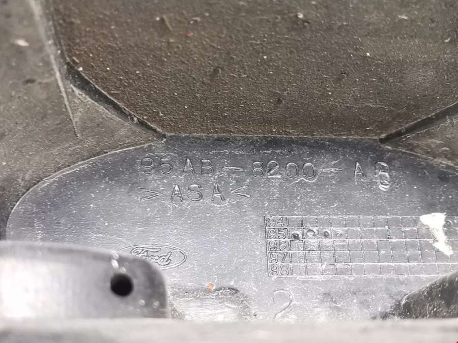 95AB8200AB Решетка радиатора Ford Escort 6 (1995-2000) Хетчбэк 5дв. 1998г. | Фото № 5 95AB8200AB Решетка радиатора Ford Escort 6 (1995-2000) Хетчбэк 5дв. 1998г. - Фото 5
