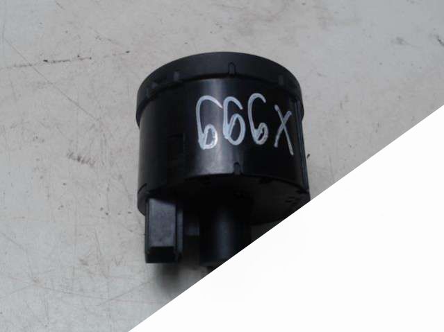 Переключатель света Volkswagen Touran (2003-2010) Минивен 2004г. | Фото № 4 Переключатель света Volkswagen Touran (2003-2010) Минивен 2004г. - Фото 4