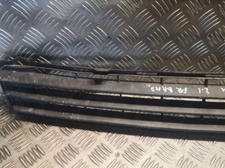 2048850023 Решетка радиатора Mercedes C W204/S204 (2007-2012) 2007г. | Фото № 2 2048850023 Решетка радиатора Mercedes C W204/S204 (2007-2012) 2007г. - Фото 2