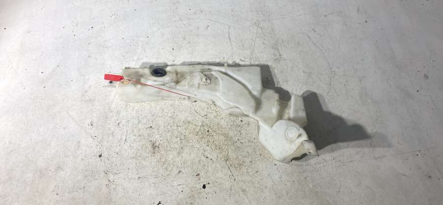 4M5113K163AE Бачок омывателя  Ford Focus 2 универсал 2005г. | Фото № 1  4M5113K163AE Бачок омывателя  Ford Focus 2 универсал 2005г. - Фото 1