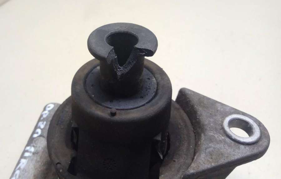 24427641 Подушка крепления двигателя Opel Zafira (A) минивэн 2000г. | Фото № 3 24427641 Подушка крепления двигателя Opel Zafira (A) минивэн 2000г. - Фото 3