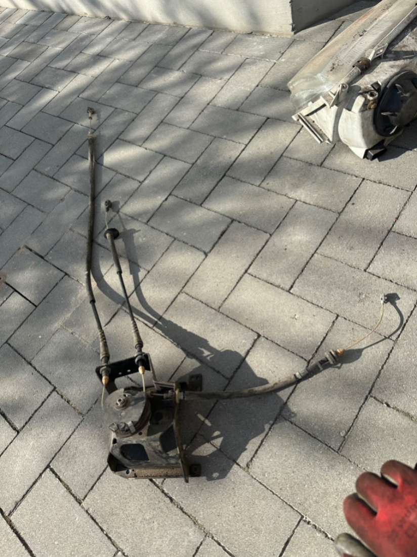 Трос газа Audi V8 1992г. | Фото № 1 Трос газа Audi V8 1992г. - Фото 1