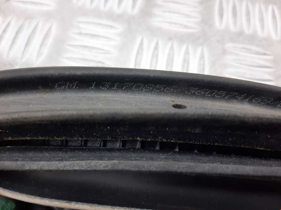 13170856 Уплотнитель двери Opel Astra H (2004-2014) Универсал 2005г. | Фото № 3 13170856 Уплотнитель двери Opel Astra H (2004-2014) Универсал 2005г. - Фото 3