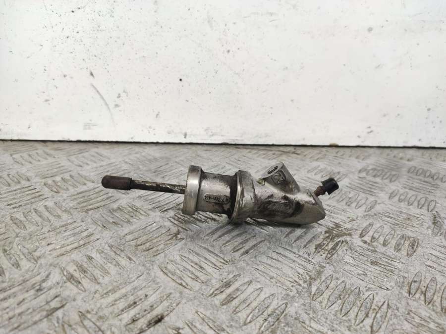 G736-12 Цилиндр сцепления рабочий BMW 3 E90/E91/E92/E93 2005г. | Фото № 1 G736-12 Цилиндр сцепления рабочий BMW 3 E90/E91/E92/E93 2005г. - Фото 1