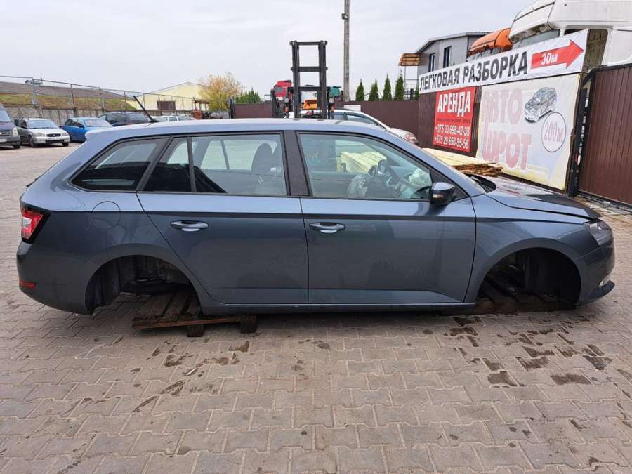 6R0199517  Кронштейн подрамника левый   Skoda Fabia III 2019г. | Фото № 8  6R0199517  Кронштейн подрамника левый   Skoda Fabia III 2019г. - Фото 8